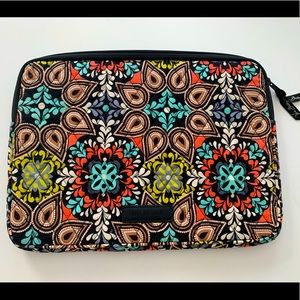 ✨PRICE DROP ✨Vera Bradley 13” Laptop Case/Sleeve